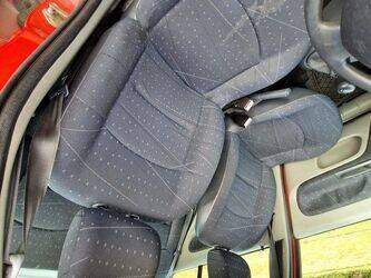 2003-renault-clio-1411650-45209143