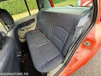 2003-renault-clio-1411650-45209144