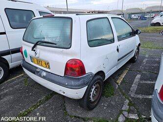 2005-renault-twingo-1411654-45209178