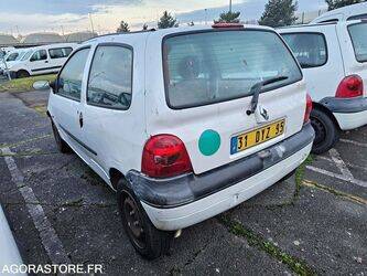 2005-renault-twingo-1411654-45209179