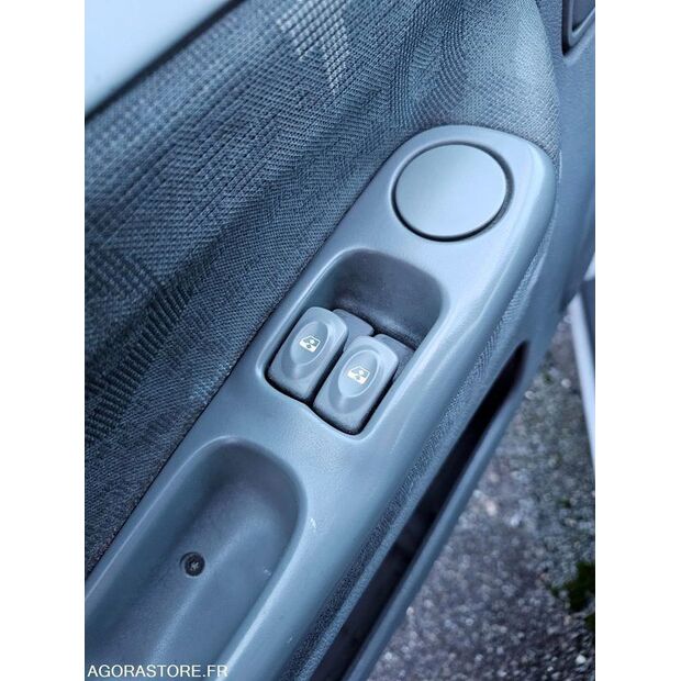 2005 Renault Twingo-45209186