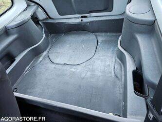 2005-renault-twingo-1411654-45209187