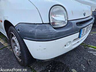 2005-renault-twingo-1411654-45209192