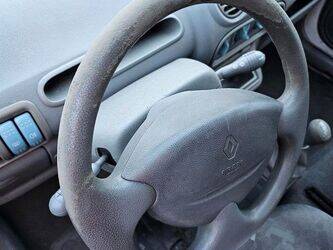 2005-renault-twingo-1411654-45209206