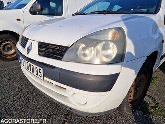 2004-renault-clio-1411659-45209270