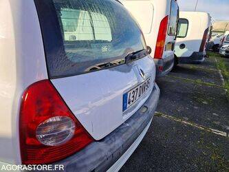 2004-renault-clio-1411659-45209279