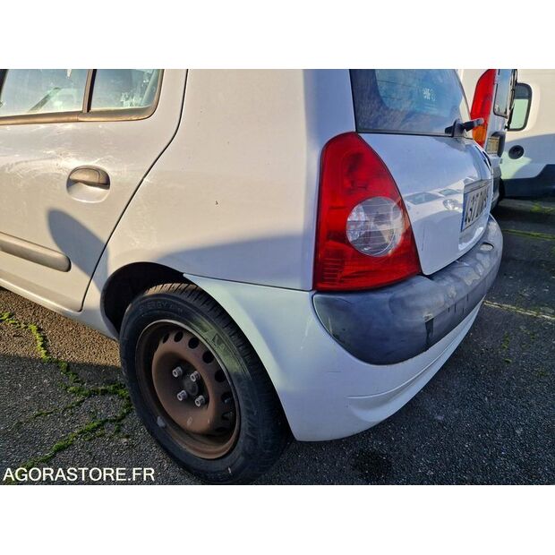 2004 Renault Clio-45209280