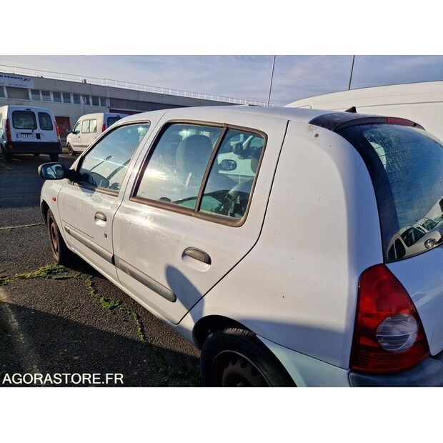 2004 Renault Clio-45209282