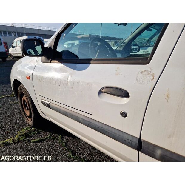 2004 Renault Clio-45209284