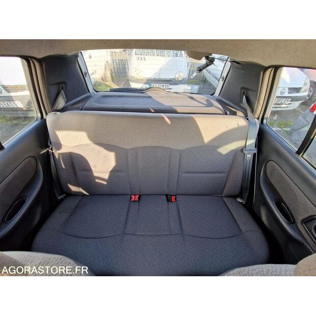 2004 Renault Clio-45209288