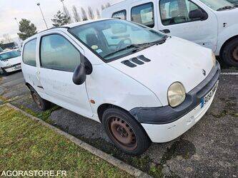 2004-renault-twingo-1411664-45209330