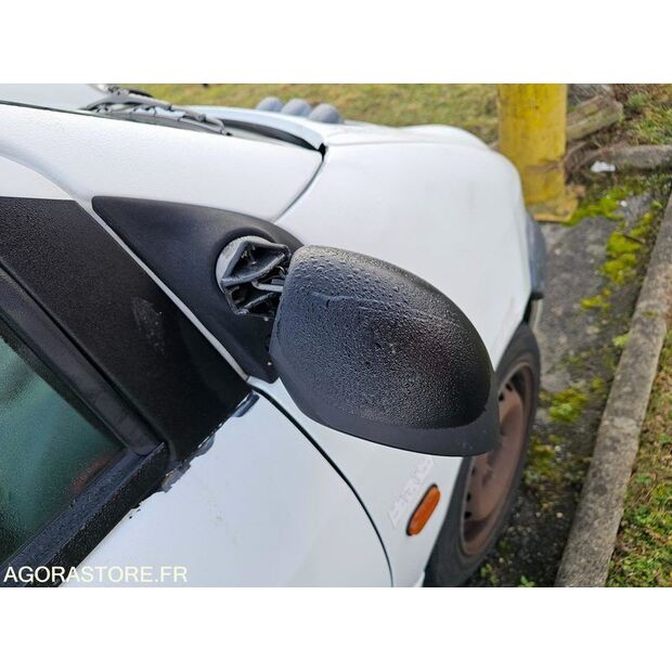 2004 Renault Twingo-45209347