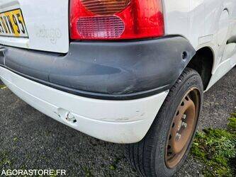 2004-renault-twingo-1411664-45209351