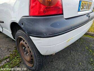 2004-renault-twingo-1411664-45209353