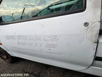 2004-renault-twingo-1411664-45209356