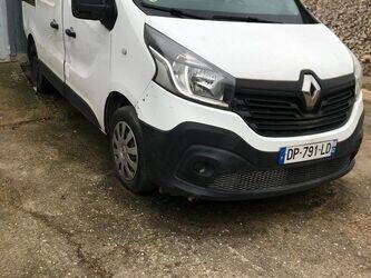 2015-renault-trafic-1411667-45209387