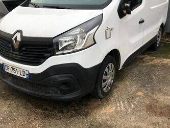 2015-renault-trafic-1411667-45209388