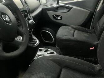 2015-renault-trafic-1411667-45209389