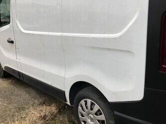 2015-renault-trafic-1411667-45209391
