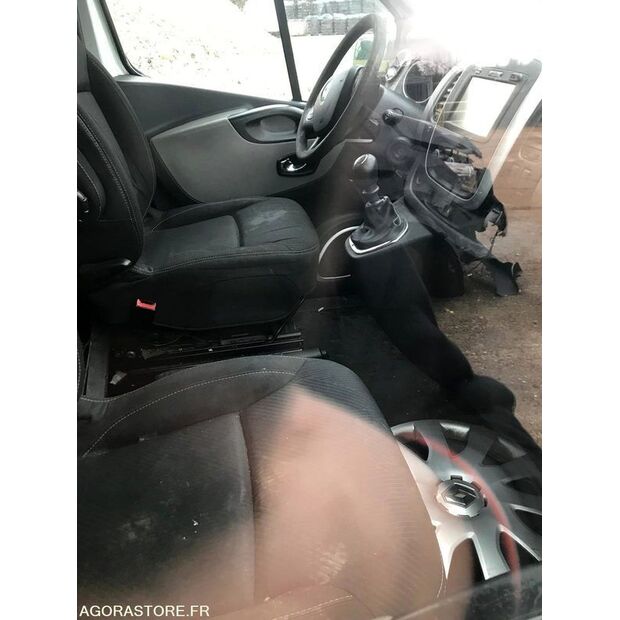 2015 Renault Trafic-45209393