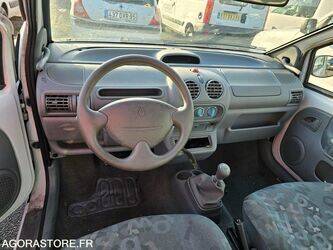 2004-renault-twingo-1411677-45209495
