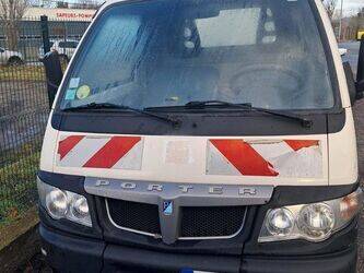 صورة ل شاحنات مسطحة 2011 بياجيو Porter