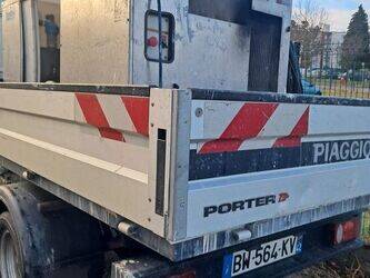 2011-piaggio-porter-1411678-45209511