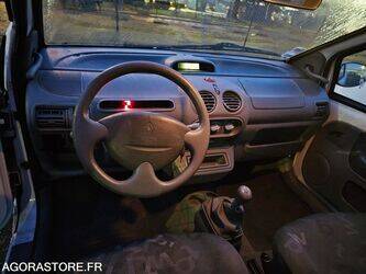 2005-renault-twingo-1411679-45209531