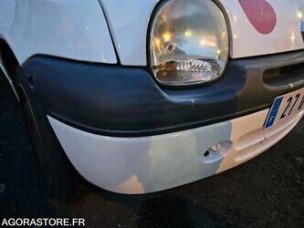 2005-renault-twingo-1411679-45209539