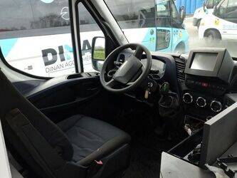 2017-iveco-65c18-45209657