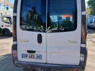2005-renault-trafic-1411694-45209686