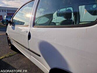 2005-renault-twingo-1411698-45209730