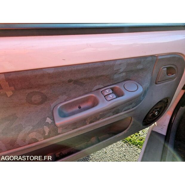 2005 Renault Twingo-45209733