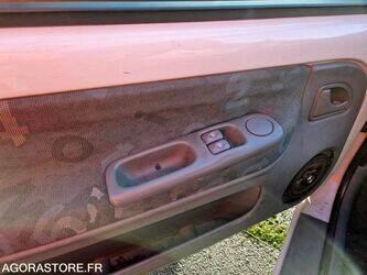 2005-renault-twingo-1411698-45209733