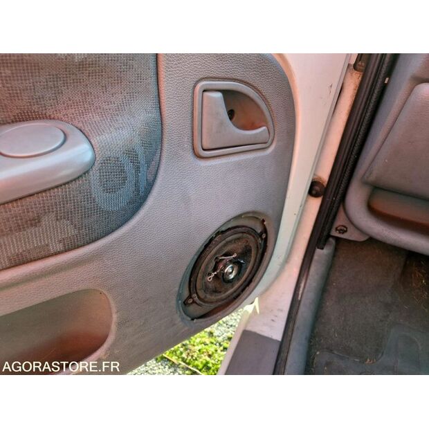 2005 Renault Twingo-45209734