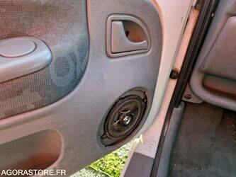 2005-renault-twingo-1411698-45209734