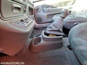 2005-renault-twingo-1411698-45209738