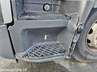 2009-renault-premium-1411699-45209768