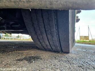 2009-renault-premium-1411699-45209771