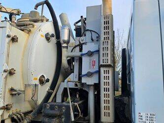 2009-renault-premium-1411699-45209781