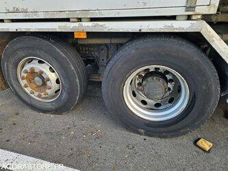 2009-renault-premium-1411699-45209787