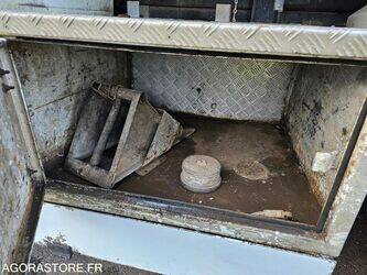 2009-renault-premium-1411699-45209805