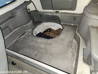 2005-renault-twingo-1411700-45209828