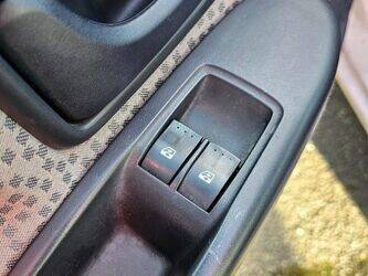 2006-renault-clio-1411711-45209966