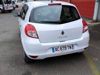 2009-renault-clio-1411714-45210023