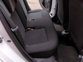 2009-renault-clio-1411714-45210028