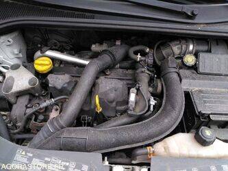 2009-renault-clio-1411714-45210030