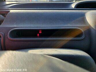 2005-renault-twingo-1411715-45210038