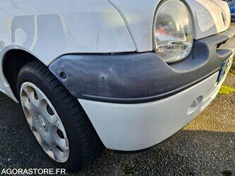 2005-renault-twingo-1411715-45210045