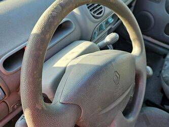 2005-renault-twingo-1411715-45210052